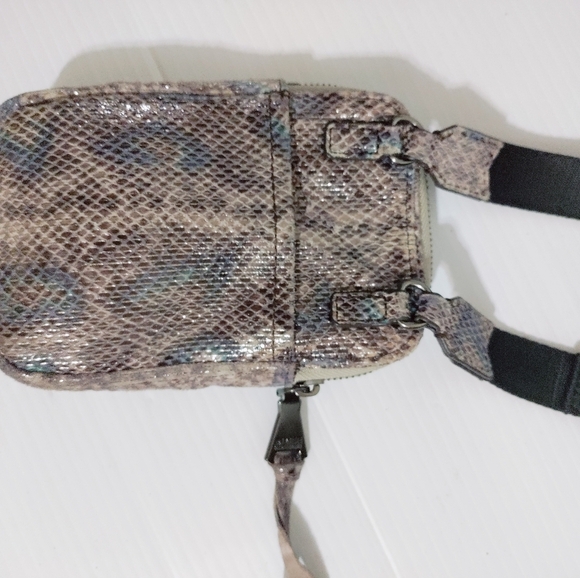 Aimee Kestenberg Iridescent Reptile Pattern Leather Crossbody Phone Bag Purse - Picture 5 of 11